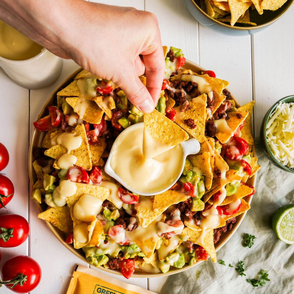 Vegane Nachos mit Hack und Cheeze Sauce