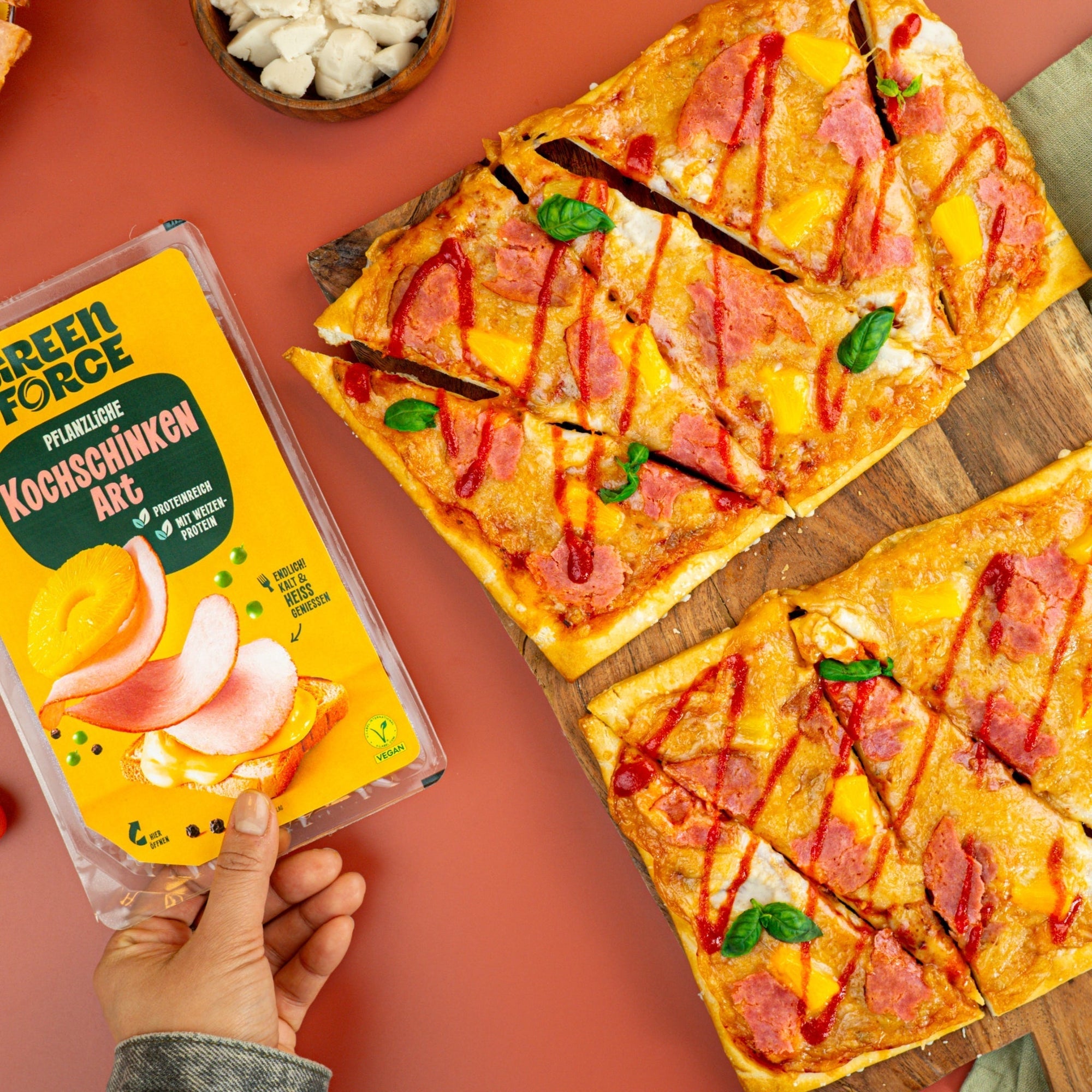 Vegane Pizza Hawaii mit Greenforce Kochschinken