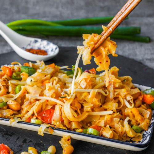 Leckeres Pad Thai mit frischem Gemüse